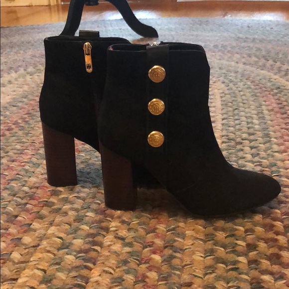 tommy hilfiger black suede boots